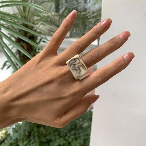 Temperament Colored Acrylic Ring New Fashion Women Geometric