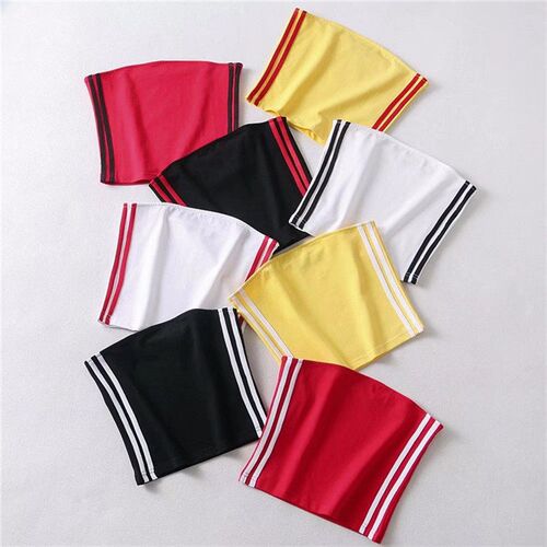 Womens chest wrapped with striped bra, sexy navel leakage,