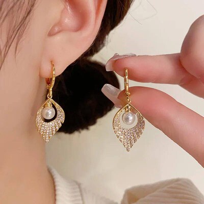 Fashion Unique Design Elegant Exquisite Micropaved Zirconia