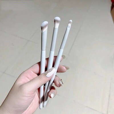 Wooden Handle Eyeshadow Brush Professional Concealer Brush 3