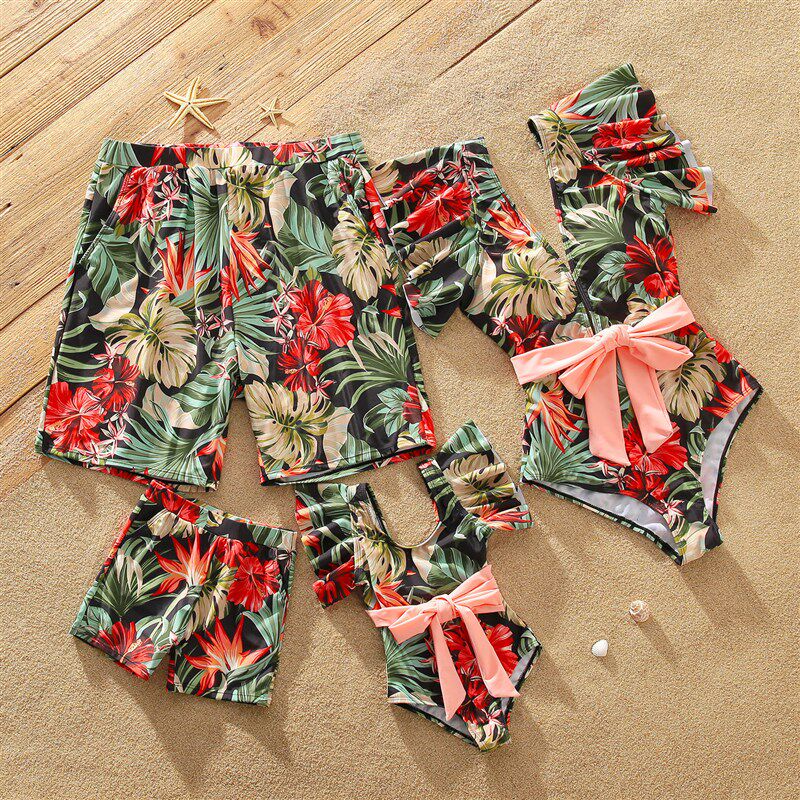 PatPat Family Matching Swimsuit Allover Floral Print Swim Tr - 实物图