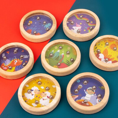 Wooden palm balance ball game cultivates childrens patienc