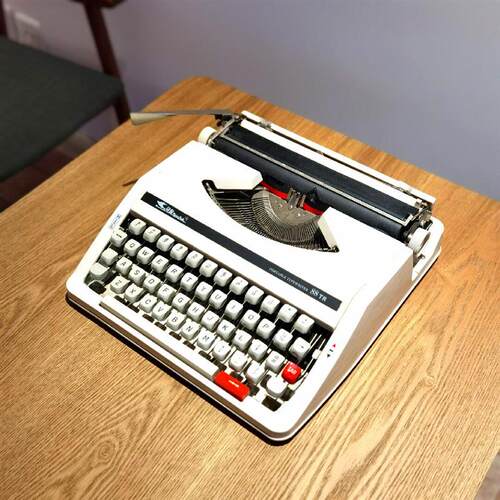 复古英文打字机飞鱼1980S机械式白色怀旧设计适合送礼