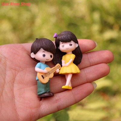 2pcs/set Miniature Ornaments Boy Girl Guitar Sweety Lovers C