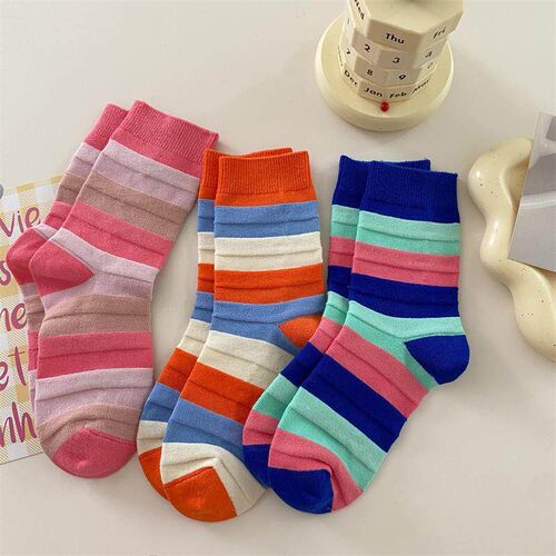 Colorful striped womens mid tube socks with double needle