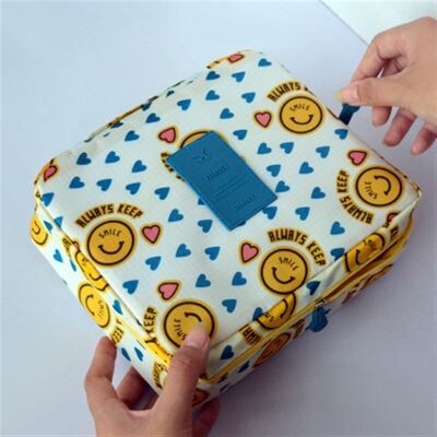 收纳 MakeUp bag travel organizer for toiletries toiletry kit