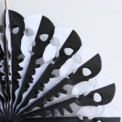 Halloween decorated paper fan honeycomb origami 幽灵蜂窝折纸