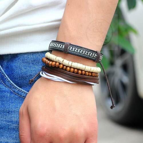 。Small commodity city leather brlet wooden bead woven Brlet