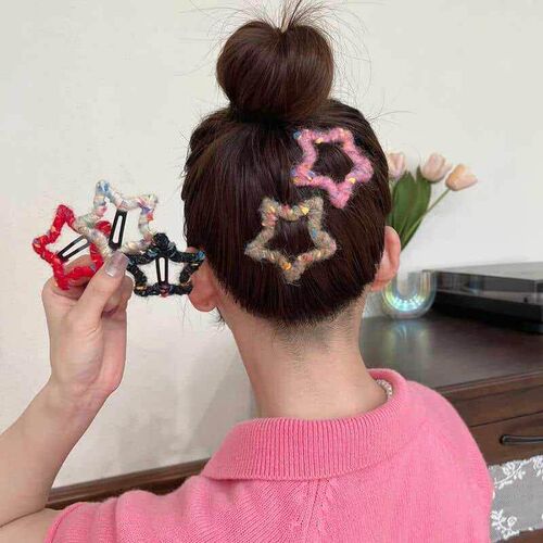 Colorful yarn star hair clip for autumn and winter students