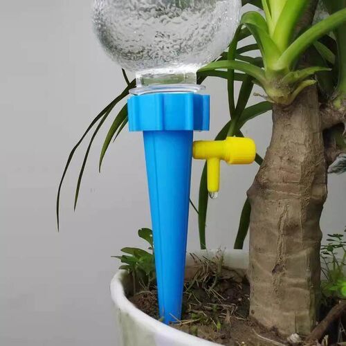 Automatic Plant Watering Device for Outings - A Lazy Person
