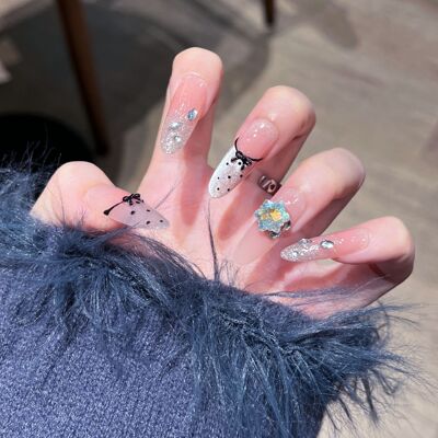慕诗冉纯欲手工蝴蝶波点穿戴甲