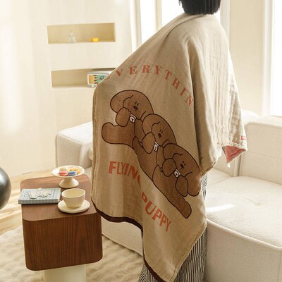Cotton bath towel with four layers of gauze, cotton and line