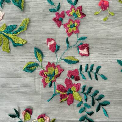 EG-18130网06-2纱花面料EG-18130网布彩绣色立多色体绣网布彩色绣