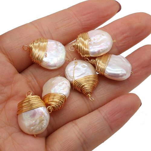 Natural Freshwater Pearl Pendant Oval Copper Wire Winding Pe