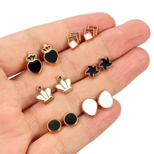 36Pairs Mixed Styles White Black Enamel Geometric Animal Pla