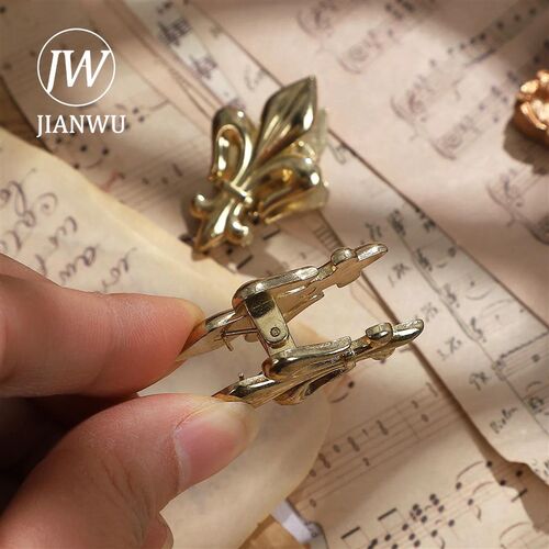 JIANWU Vintage Ladys Hand Alloy Clip Bill Clip Old Travel