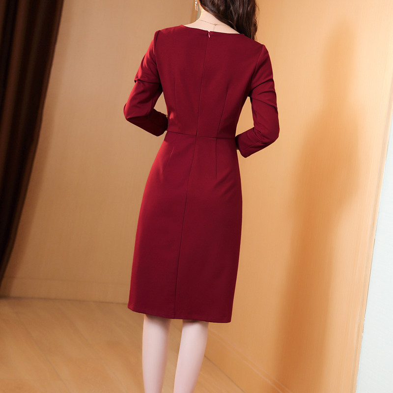 酒红色连衣裙女长袖2021年秋季新款洋气大码宴会礼服包臀裙中长款
