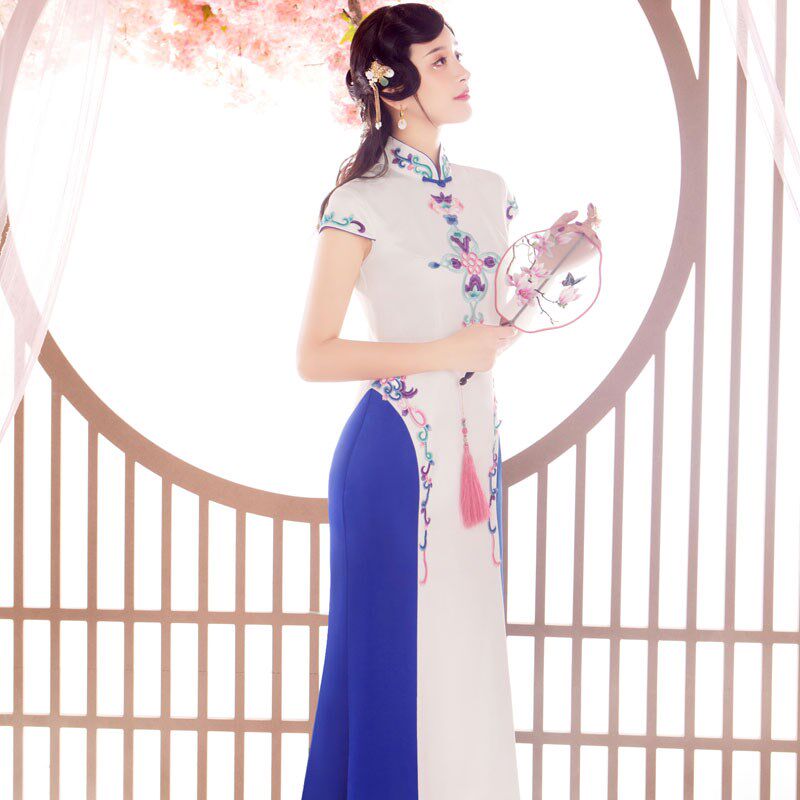 江南春天旗袍2025年春季新款大码走秀旗袍礼服中国风年轻款连衣裙