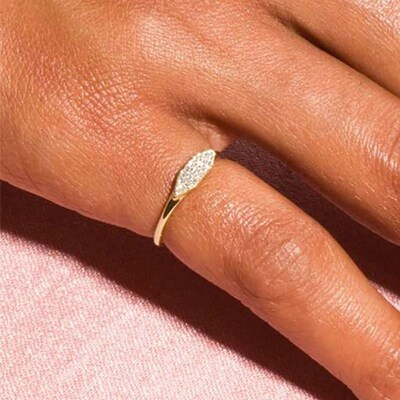 Dainty Minimalist Stacking Ring For Women rend Cubic Zircon