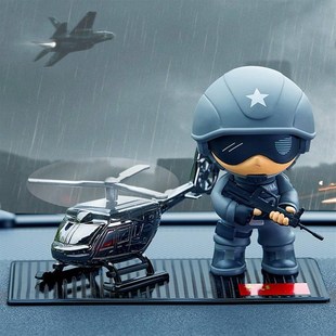 征途战士军人汽车摆件中控台上车载卡通装饰品高档个性创意萌公仔