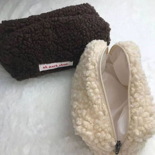 Fashion New Large Capacity Women Solid Color Soft Plush Cosm