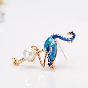 。Ins style corsage fashion small fresh three-dimensional oi