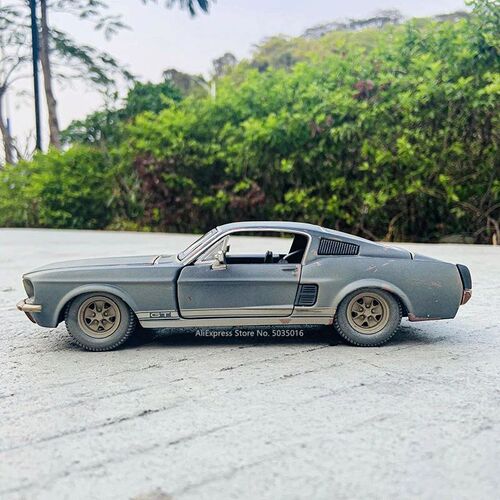 Maisto 1:24 Old 1967 Ford Mustang GT simulation alloy car mo