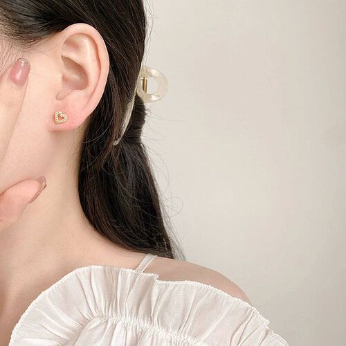 Exquisite Hollow Sparkling Heart Stud Earring Ear Cartilage
