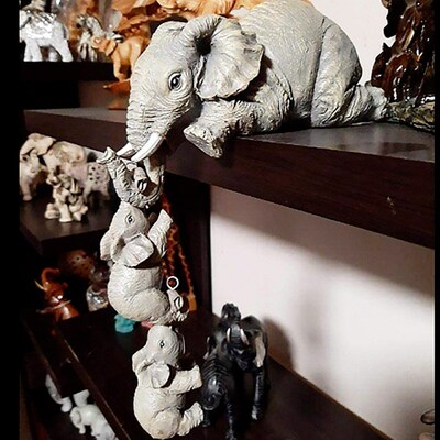 3pcs/set Cute Elephant Figurines Elephant Holding Baby Eleph