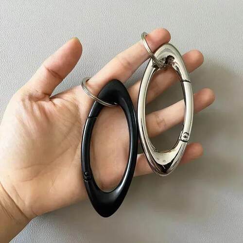 Star Essential Icon Carabiner Keychain Blackout Women Men Hi