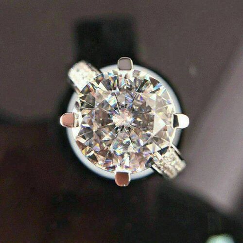 Huitan 2023 Classic Wedding Engagement Ring for Women Brilli