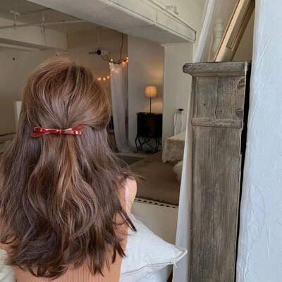 ChicBowHairlipsPnAyg
