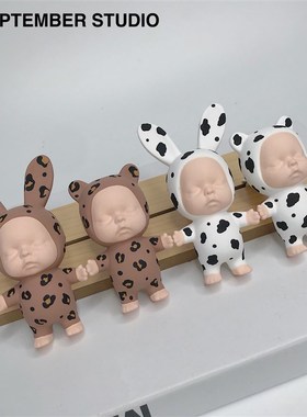 车载香薰可爱豹纹睡眠宝宝汽车空调出风口香水扩香石膏装饰风口夹