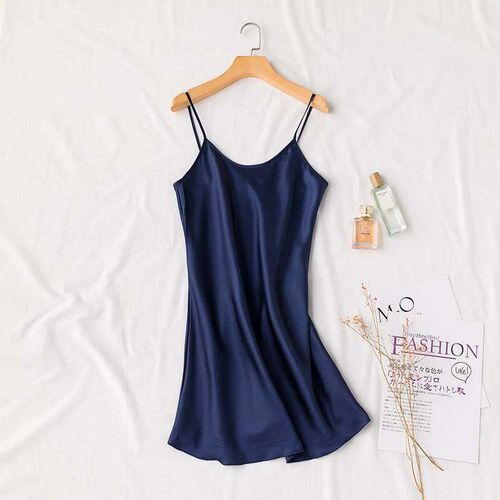 Solid color open back suspender nightgown 纯色露背吊带睡裙女