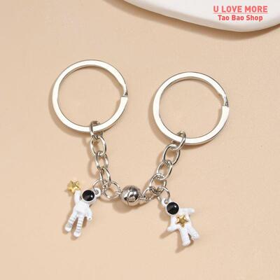 New Design Keychain Astronaut Star Magnetic Button Key Ring