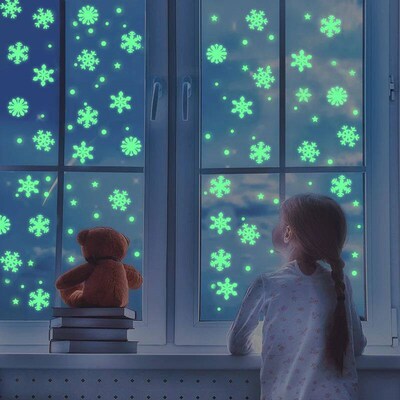 50Pcs Luminous Snowflake Wall ers Glow In The Dark Decal for