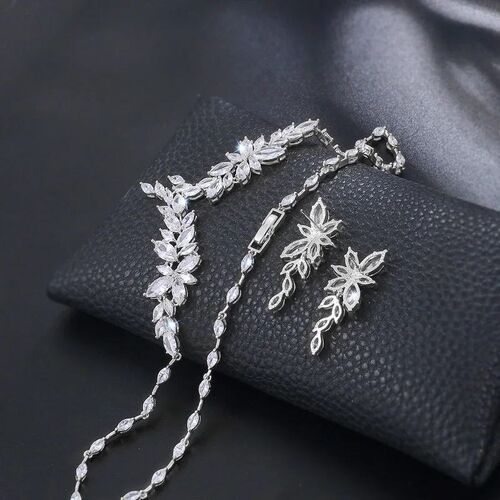 New Arrival Exquisite Plant Shape Cubic Zirconia Bridal Wedd