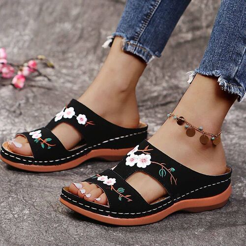 Women Slippers Embroider Flowers Leather Woman Sandals 2023