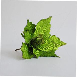 Christmas flower cuttings for Christmas tree decorations耶诞