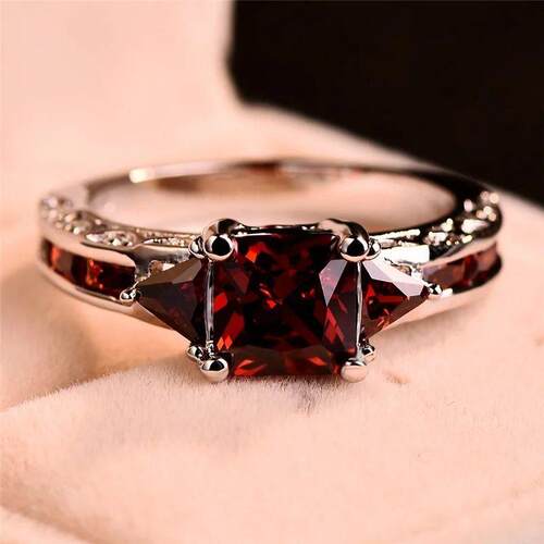 Fashion Elegant Women Silver Color Princess Square Cut Red S
