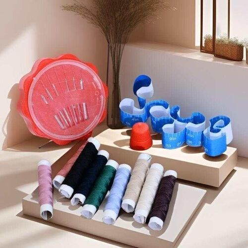 Korean-style portable home sewing kit, including thread, nee