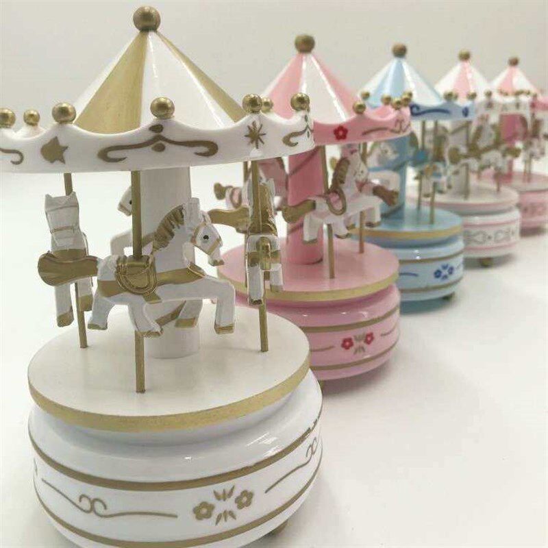 Birthday cake baking decoration Music box Music box Carousel