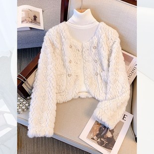 白色高腰短款毛毛绒外套女2024秋冬季新款高级感超好看羊羔毛上衣