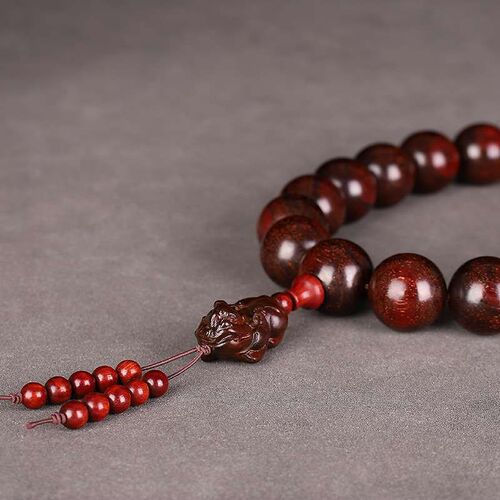 Small leaf red sandalwood red sandalwood green sandalwood go