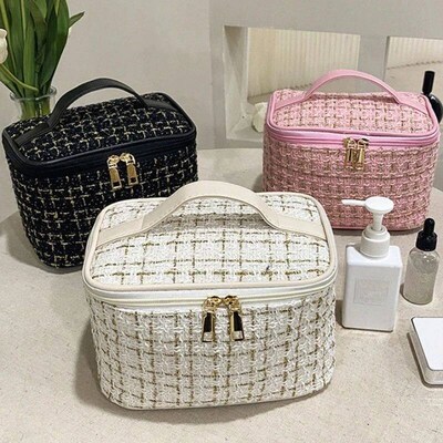2024 New Womens Bag Knitted Style Makeup Bag Portable Porta