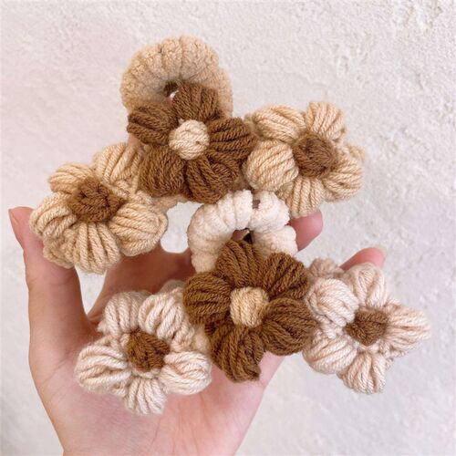 Wool flower hairpin female back head grab clip elegant tempe