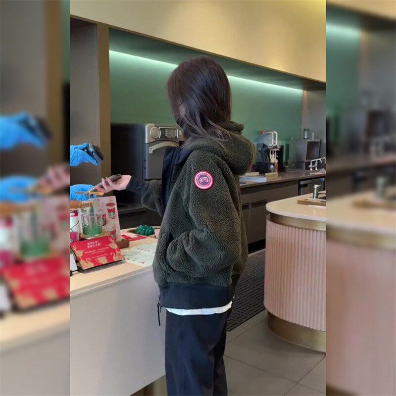 冬季新款高级感加绒加厚短款羊羔绒外套女保暖连帽拉链摇粒绒卫衣