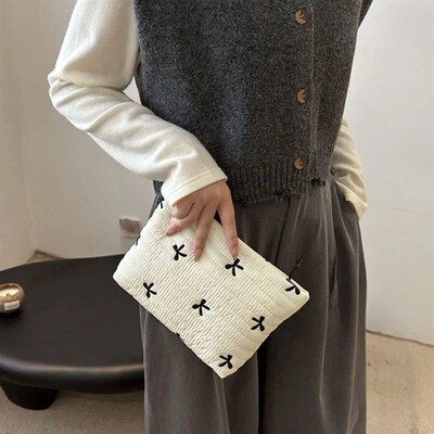 Cute Makeup Bag with Zipper Large Capacity Cometic Bag Embro