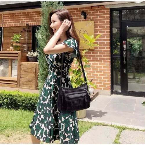 2025 New Large Capacity Middle aged Women Bag Multi ler Lig