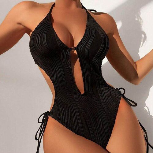 Hanging neck loose one-piece swimsuit triangle beach